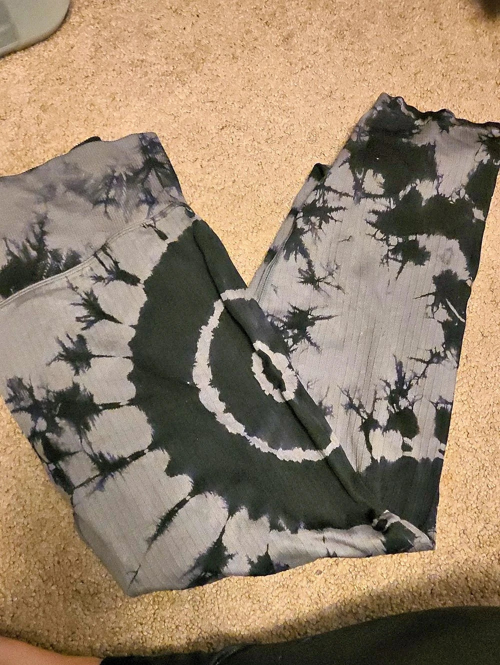 PINK Tie-Dye Leggings in Gray & Black Size XL Like New
